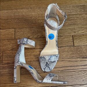 Vince Camuto Snakeskin Pattern Heels - Black and White VP-Bendiva